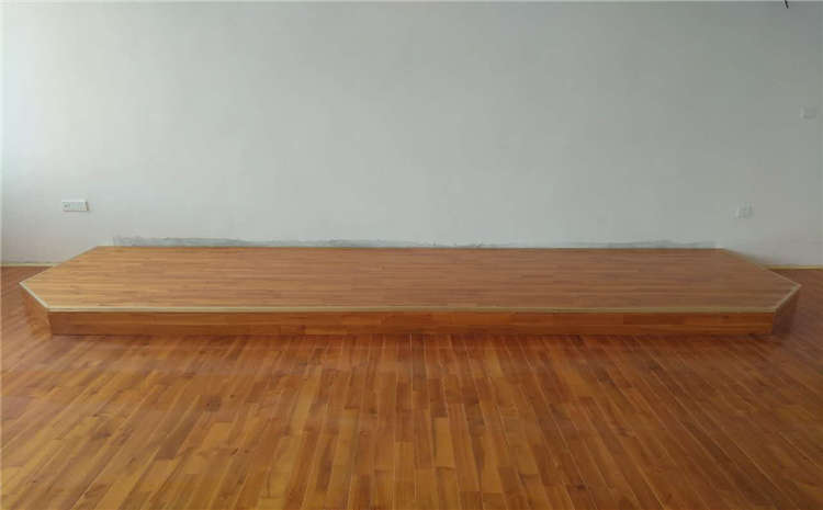 俄勒岡松運(yùn)動體育地板價(jià)格是多少錢?