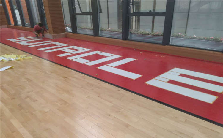 楓木實(shí)木運(yùn)動(dòng)地板一般多少錢?