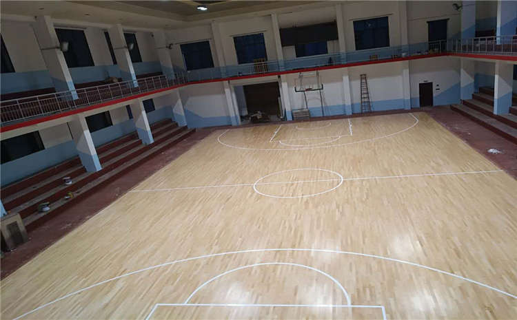 拼裝風雨操場實木地板公司