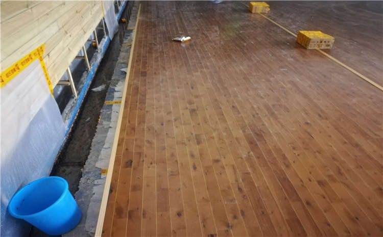 楓木木地板籃球場(chǎng)造價(jià)是的多少?