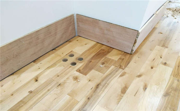 硬木企口體育館木地板價(jià)格是多少錢(qián)?