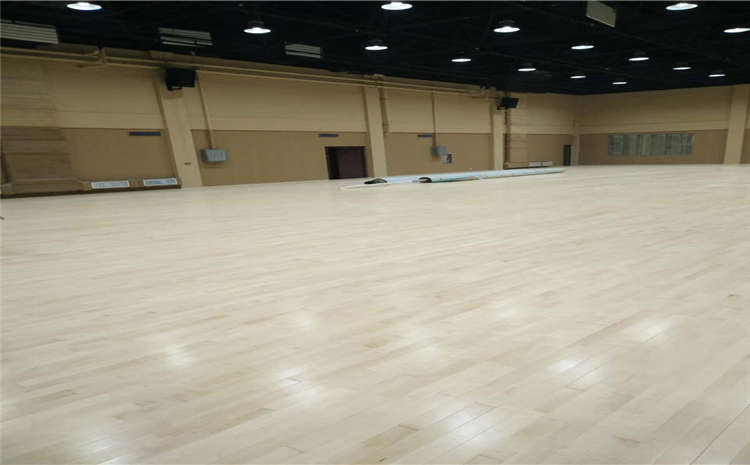 訓練館體育木地板哪個好