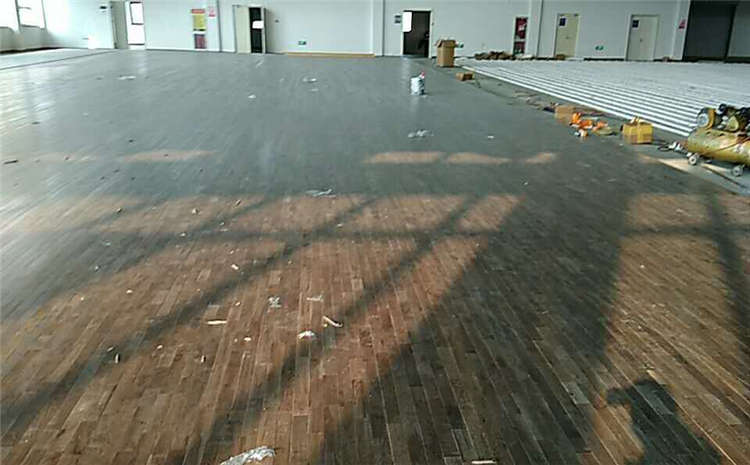 專業的體育運動地板批發