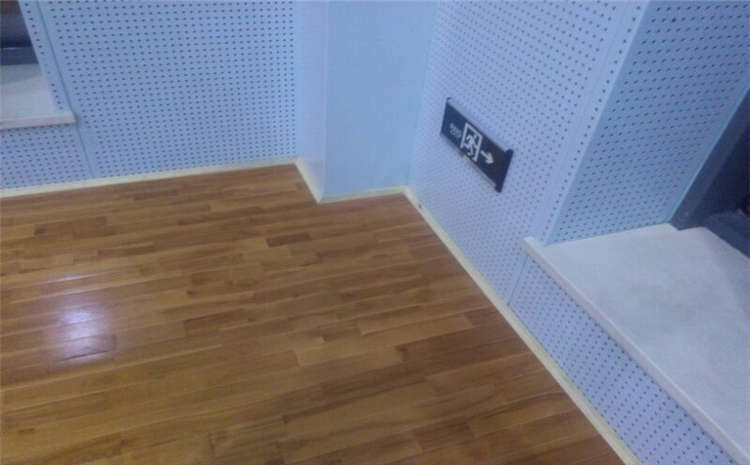 拼接板籃球運動地板怎么翻新?