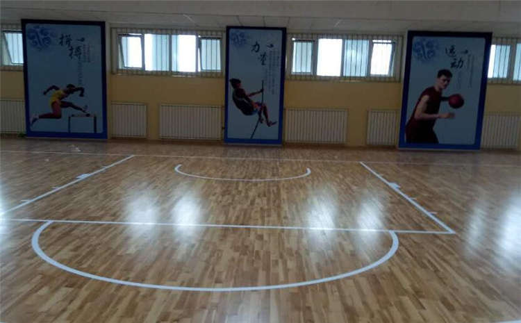 22厚風雨操場地板怎么翻新？