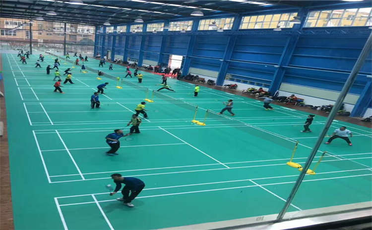 大型籃球?qū)嵞具\(yùn)動地板施工工藝